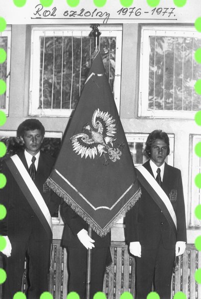 1976-poczet sztandar.jpg